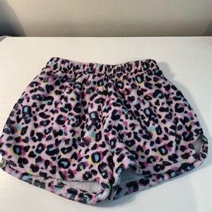 Iscream fuzzy shorts leopard